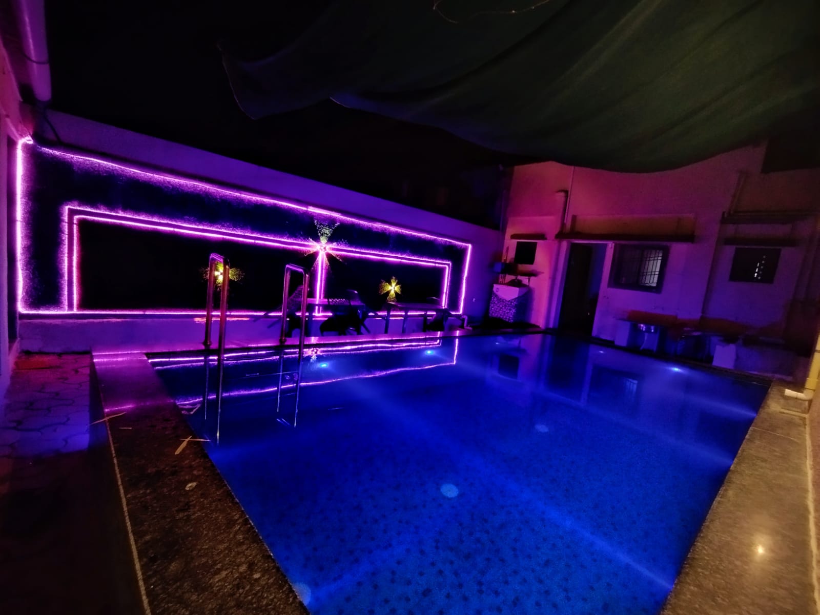 Prion Villa - Swimming Pool