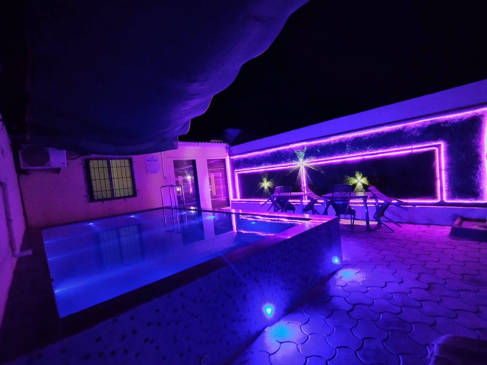 Prion Villa - Swimming Pool